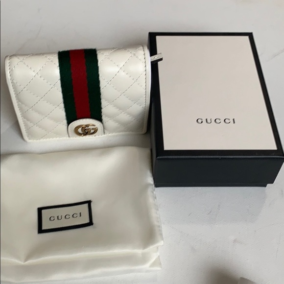 ♥️ SOLD ♥️ GUCCI QUILTED GG BI FOLD STRIPE WALLET - Picture 3 of 8
